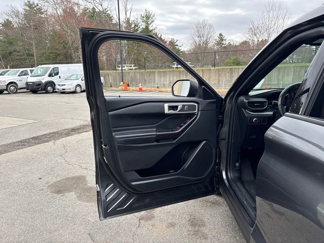 Used 2020 Ford Explorer XLT w/ Equipment Group 202A image 24