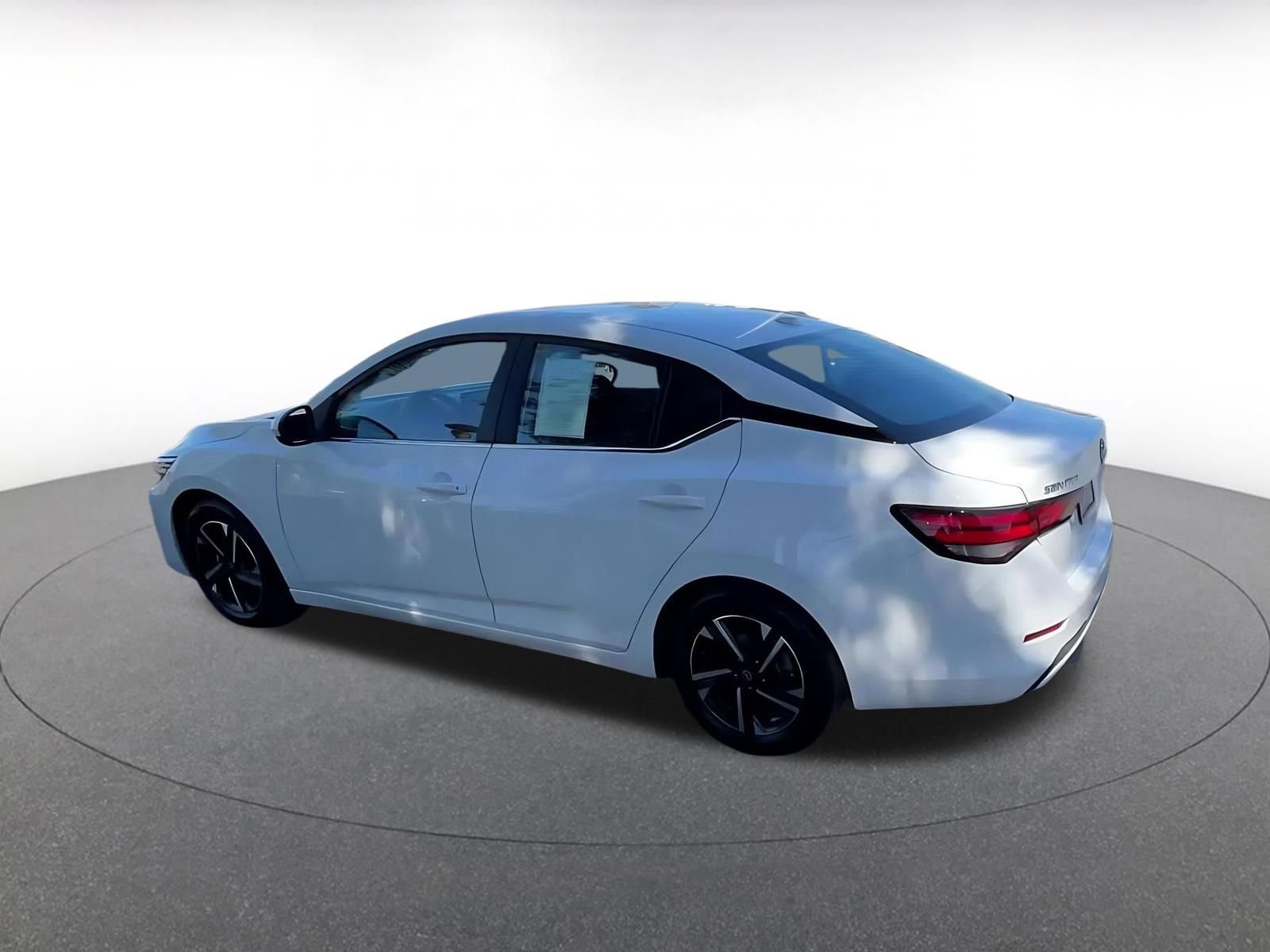 Used 2025 Nissan Sentra SV FWD image 10