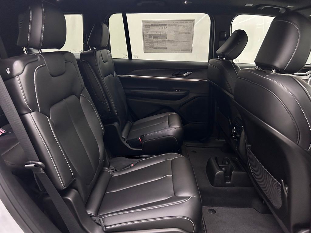 New 2025 Jeep Grand Cherokee L Limited image 26