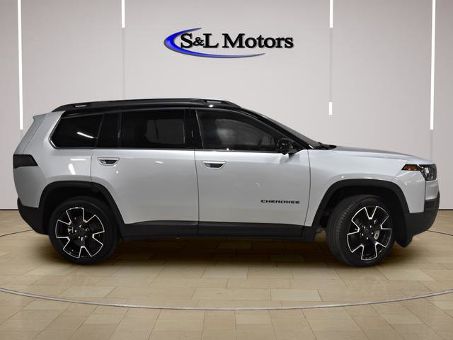 New 2026 Jeep Cherokee Overland w/ Trailer Tow Group AWD/4WD image 8