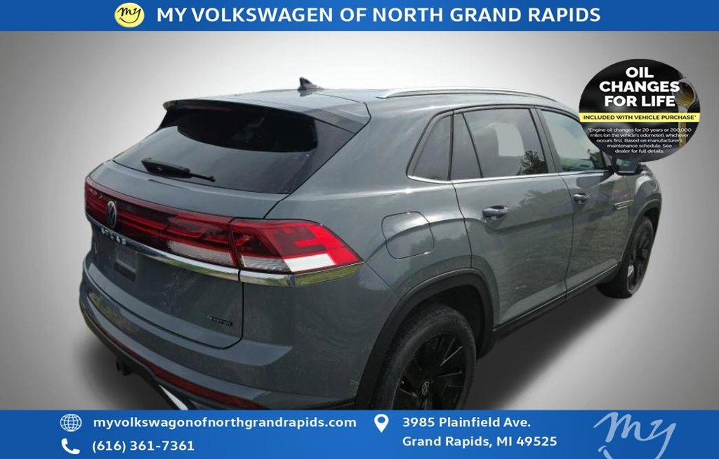 Used 2024 Volkswagen Atlas Cross Sport SE AWD/4WD image 5
