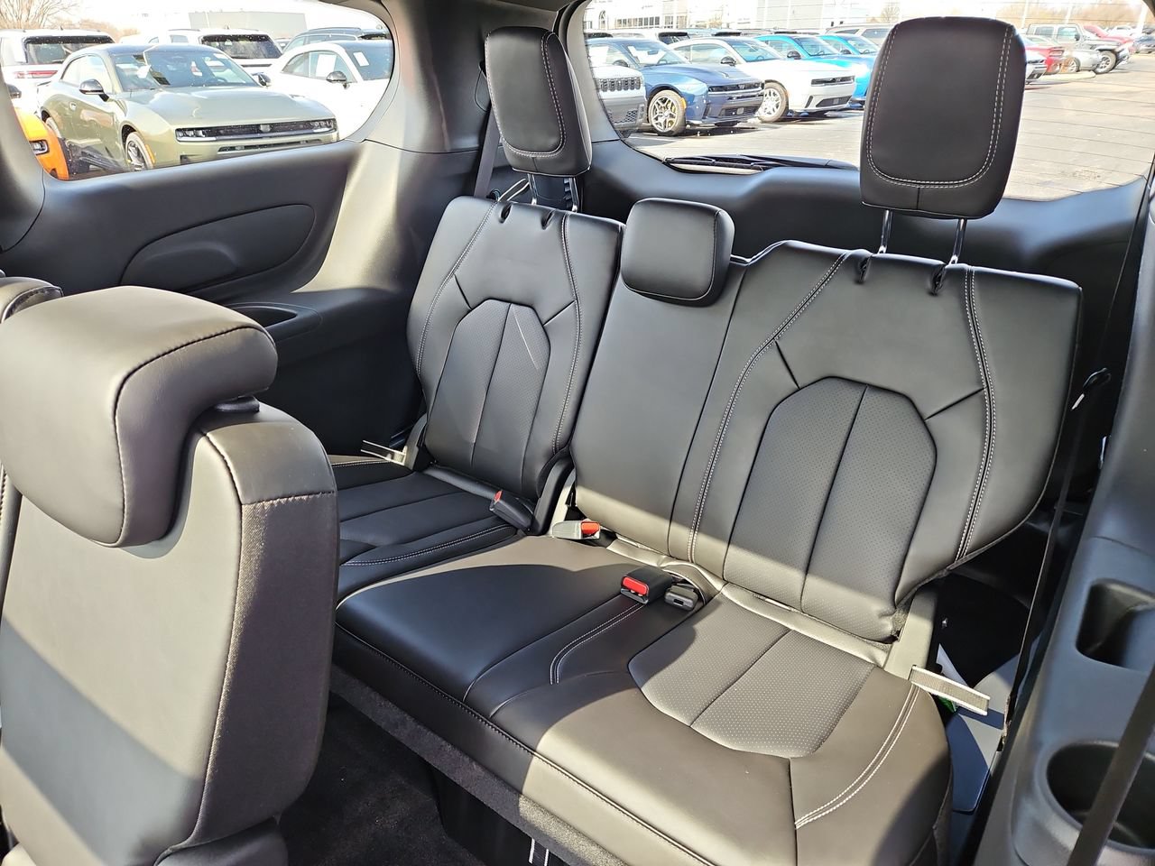 New 2026 Chrysler Pacifica Select w/ S Appearance Package FWD image 13