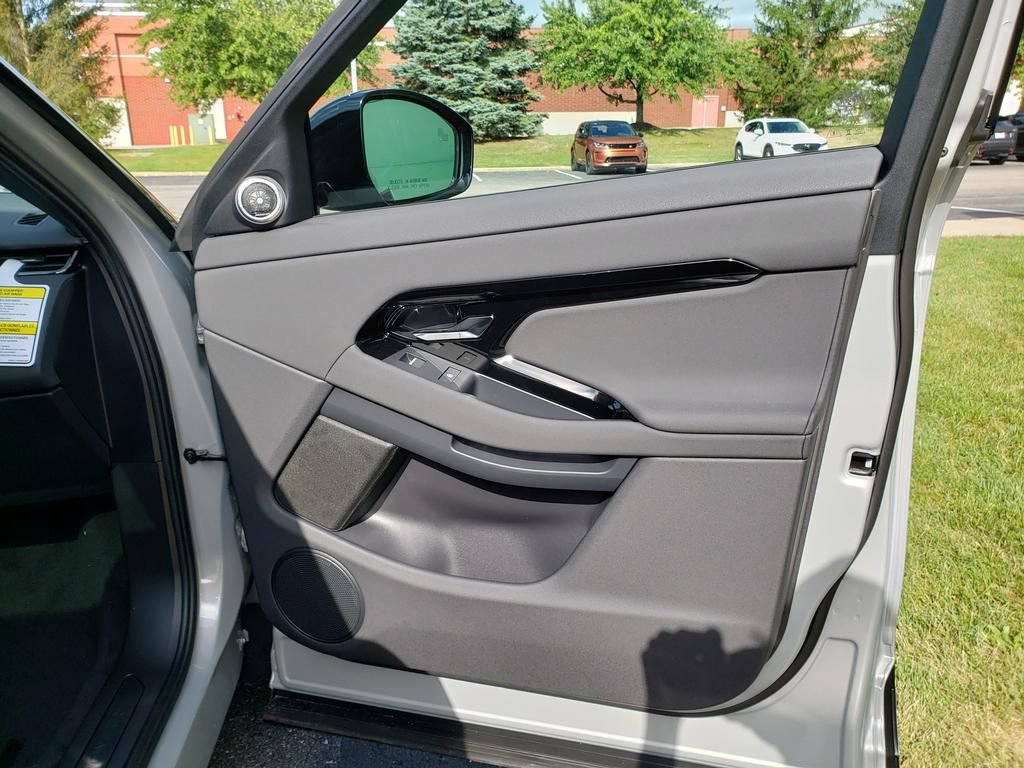 New 2026 Land Rover Range Rover Evoque S image 18