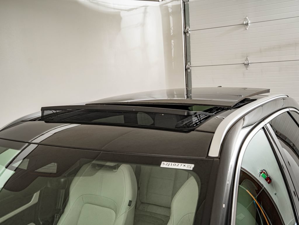 Certified 2025 Jaguar F-PACE R-Dynamic S AWD/4WD image 16