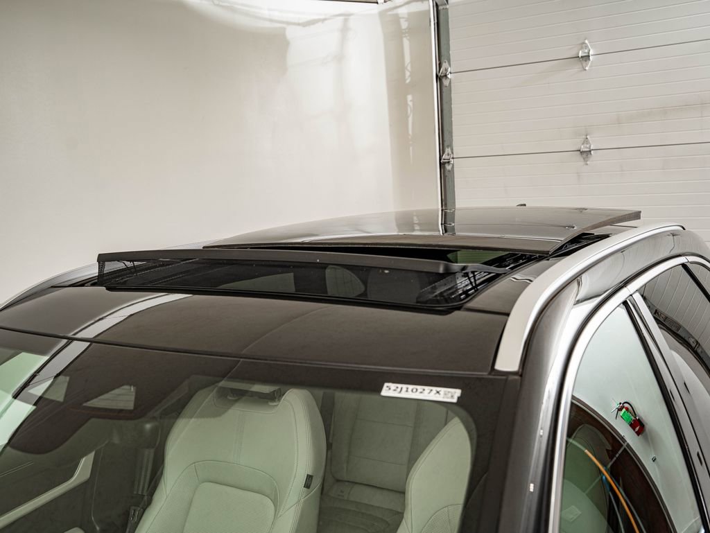 Certified 2025 Jaguar F-PACE R-Dynamic S AWD/4WD image 16