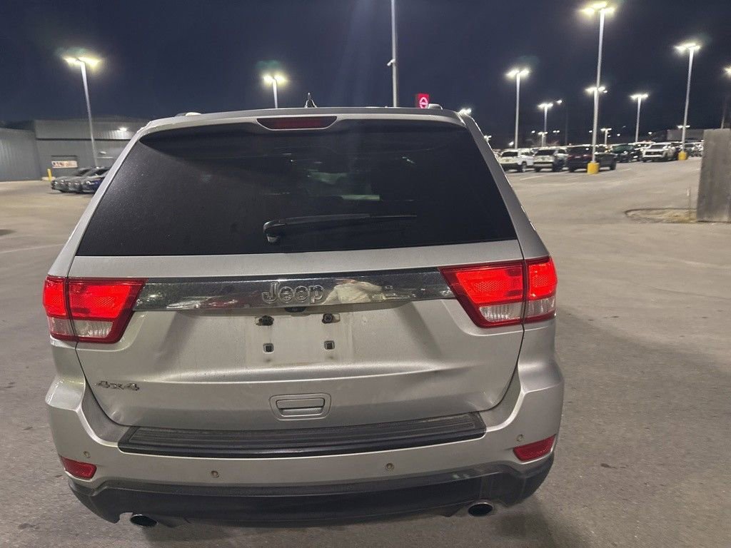 Used 2011 Jeep Grand Cherokee 70th Anniversary image 6