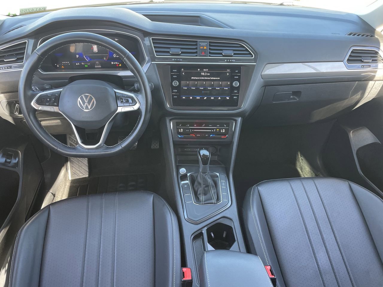 Used 2024 Volkswagen Tiguan SE image 15