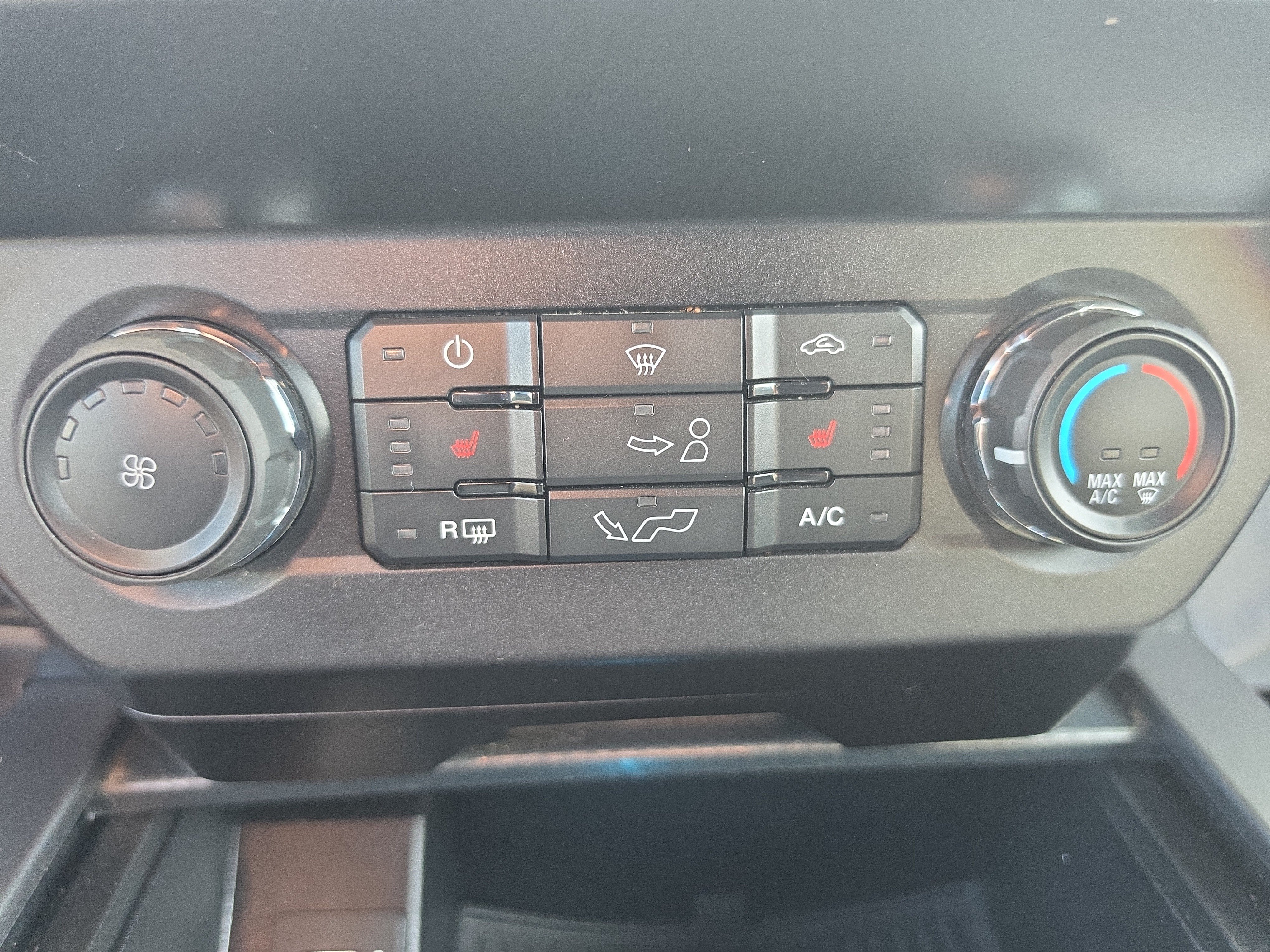 Used 2019 Ford F150 XLT w/ Equipment Group 302A Luxury AWD/4WD image 29