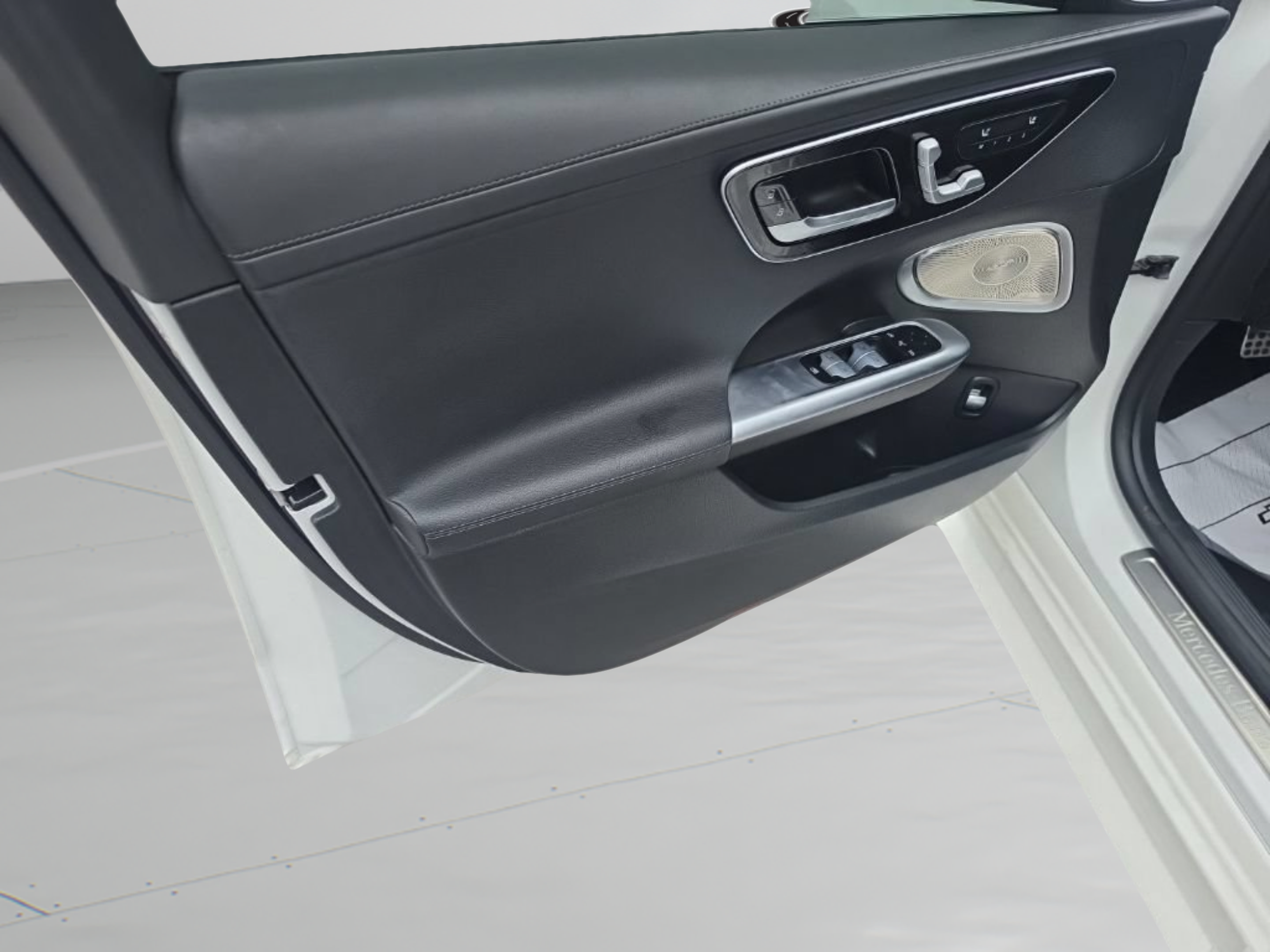 Used 2022 Mercedes-Benz C 300 4MATIC Sedan w/ Pinnacle Trim Package image 18