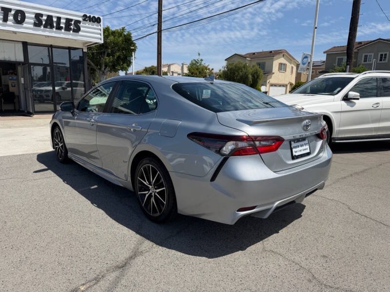 Used 2021 Toyota Camry SE FWD image 7