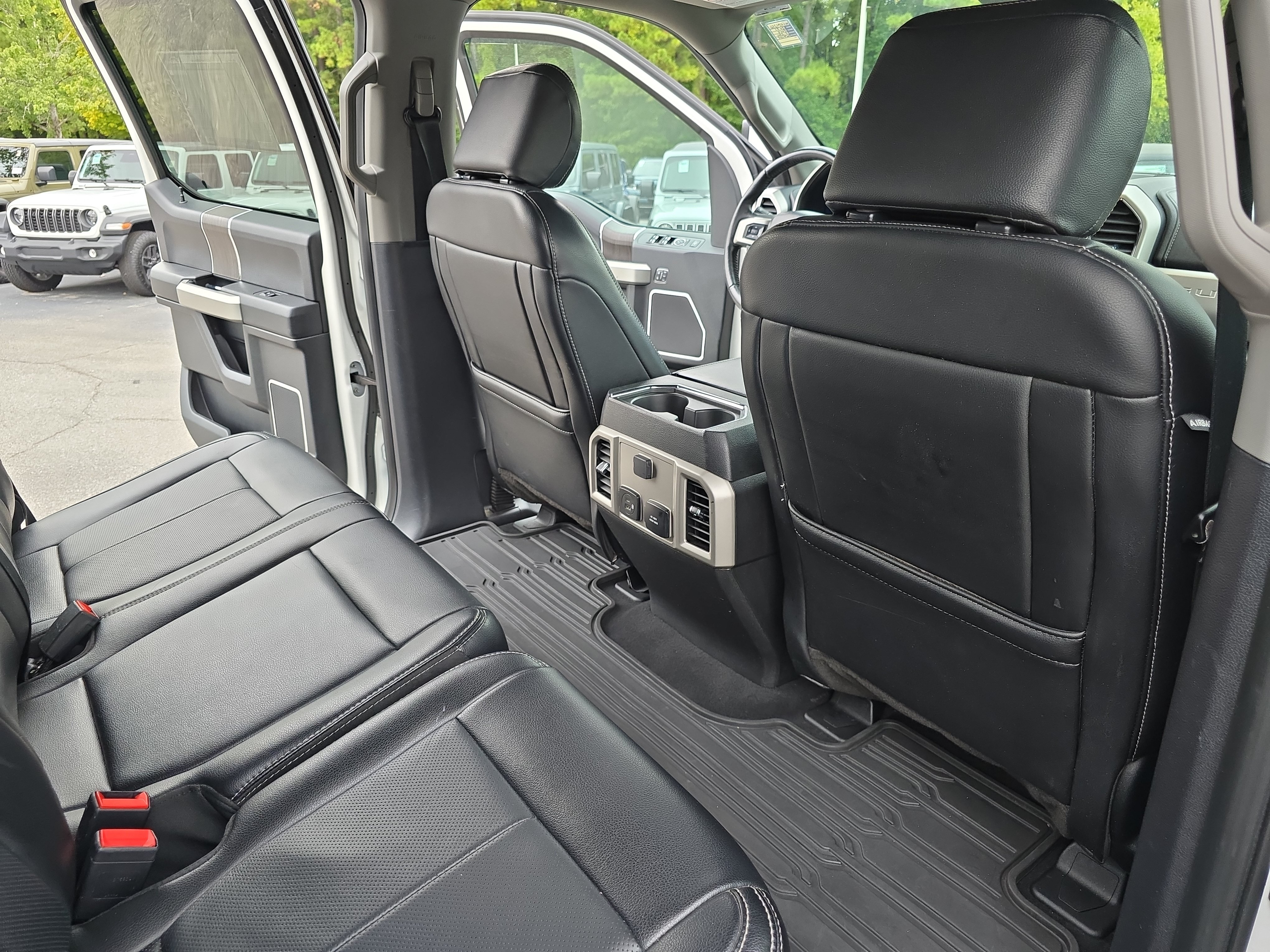 Used 2021 Ford F250 Lariat w/ Lariat Ultimate Package AWD/4WD image 11