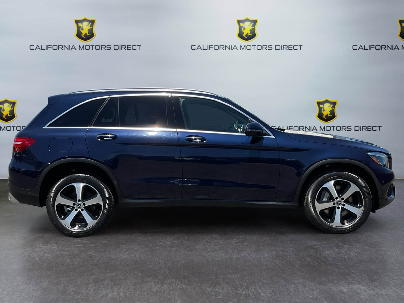 Used 2019 Mercedes-Benz GLC 350e 4MATIC image 4