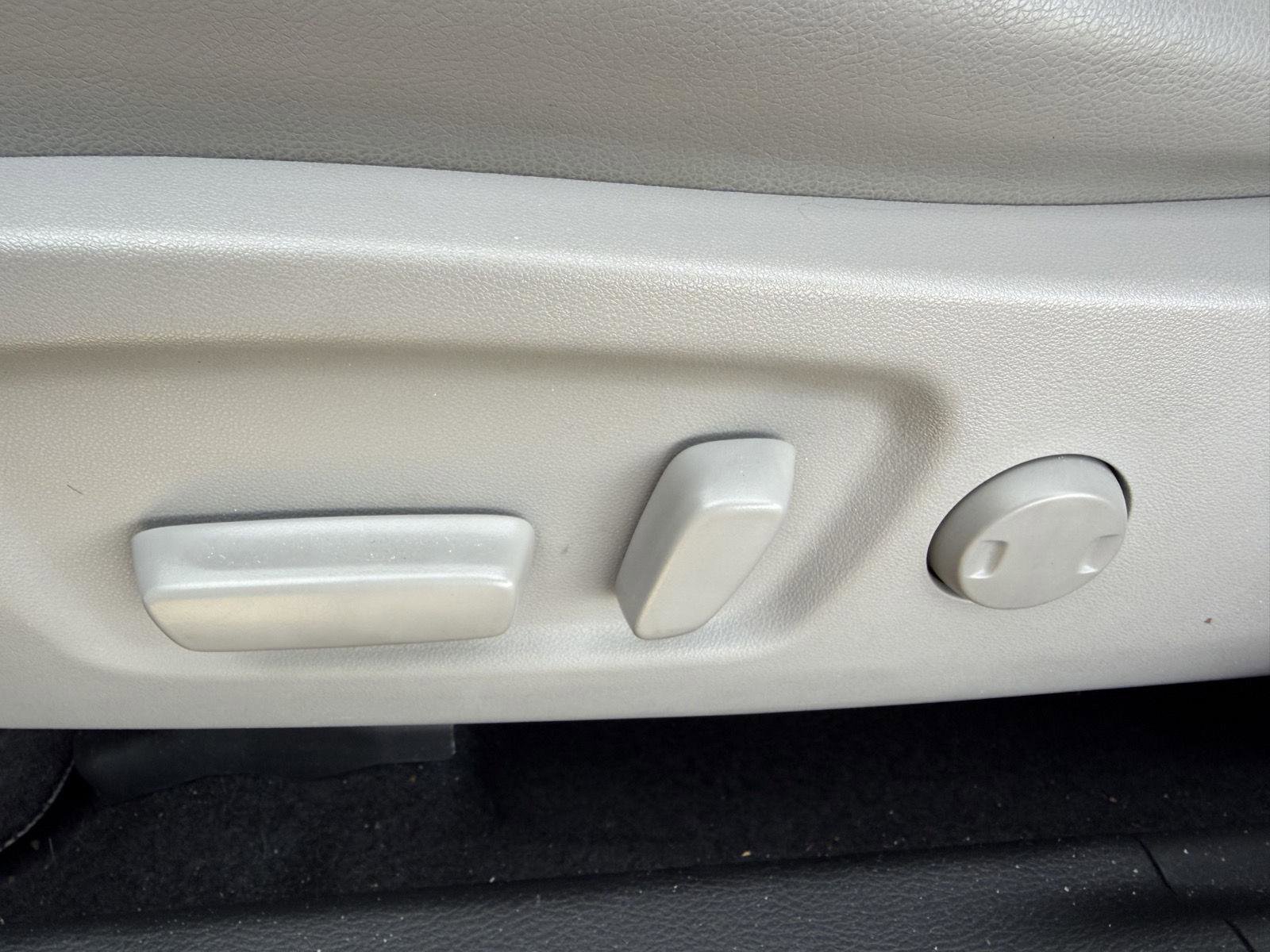 Used 2016 Toyota Highlander Limited Platinum image 15