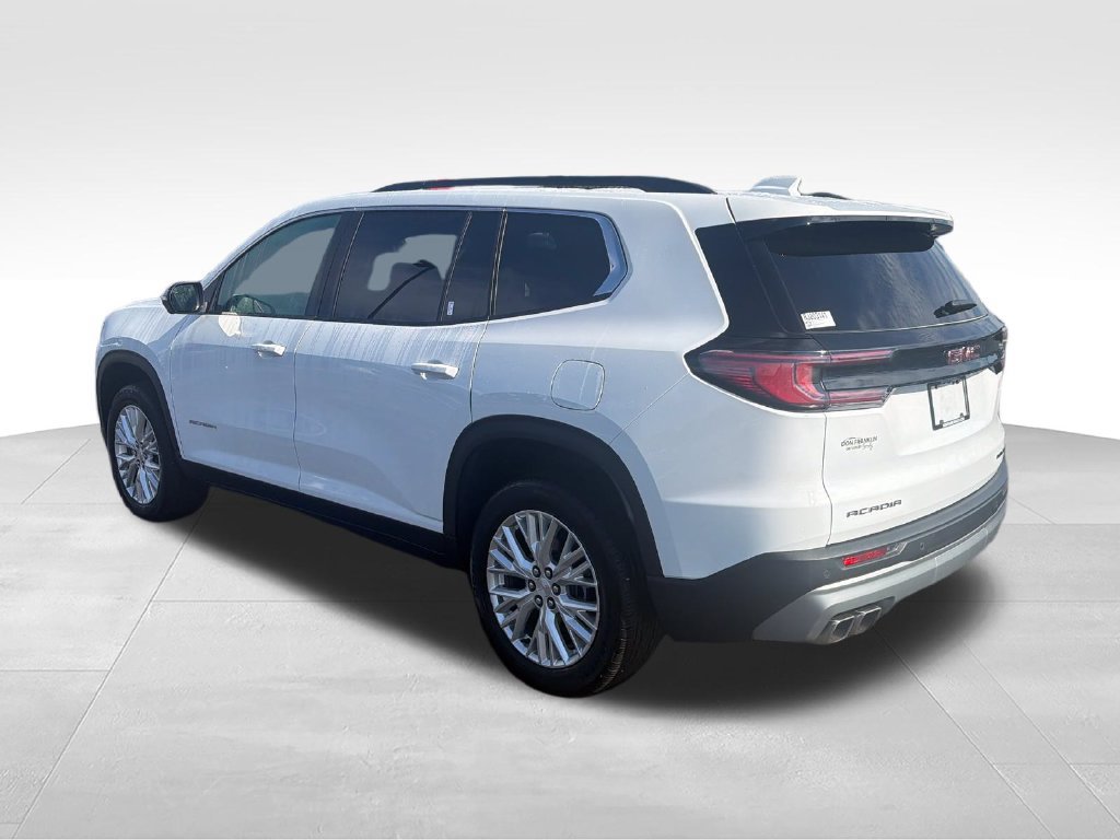 Used 2024 GMC Acadia Elevation w/ Luxury Package FWD image 3