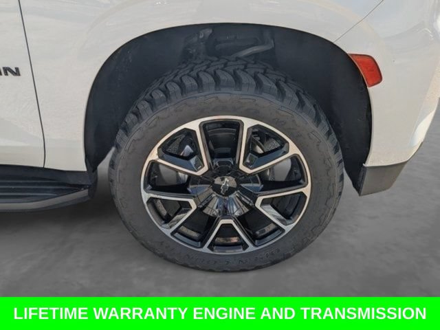 Used 2022 Chevrolet Suburban RST w/ Sport Performance Package RWD image 10