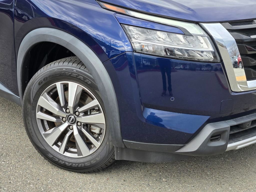 Used 2023 Nissan Pathfinder SL image 9