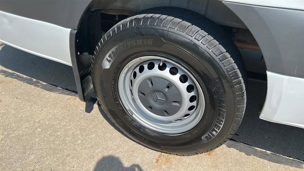 Used 2022 Mercedes-Benz Sprinter 2500 image 7