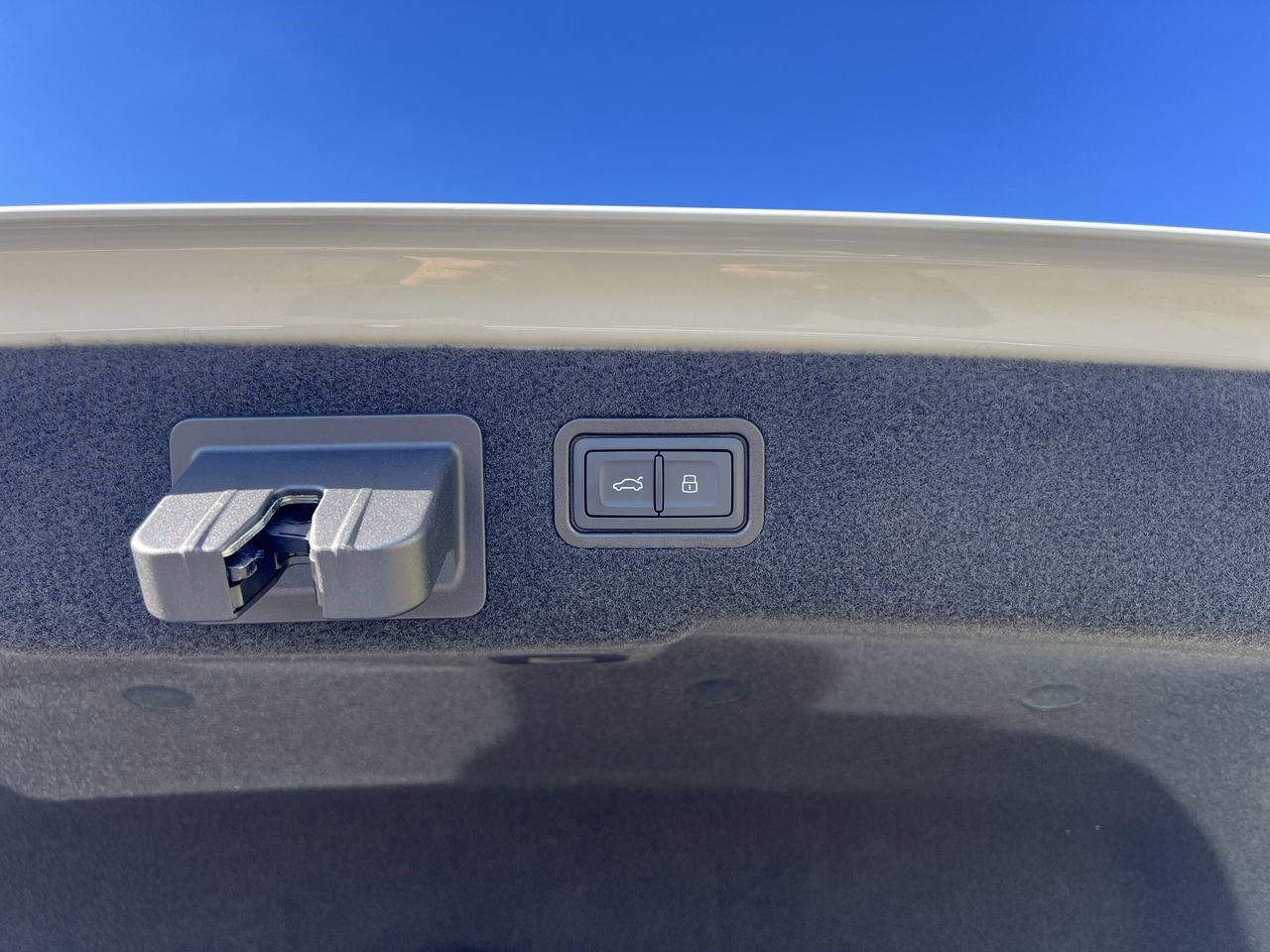 New 2025 Audi S8 image 34