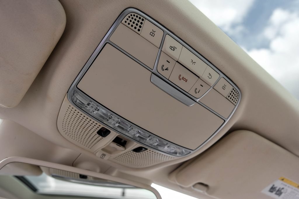 Used 2014 Mercedes-Benz S 550 Sedan image 25