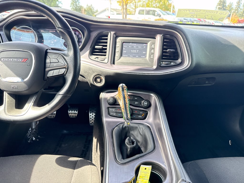 Used 2015 Dodge Challenger R/T Shaker RWD image 23