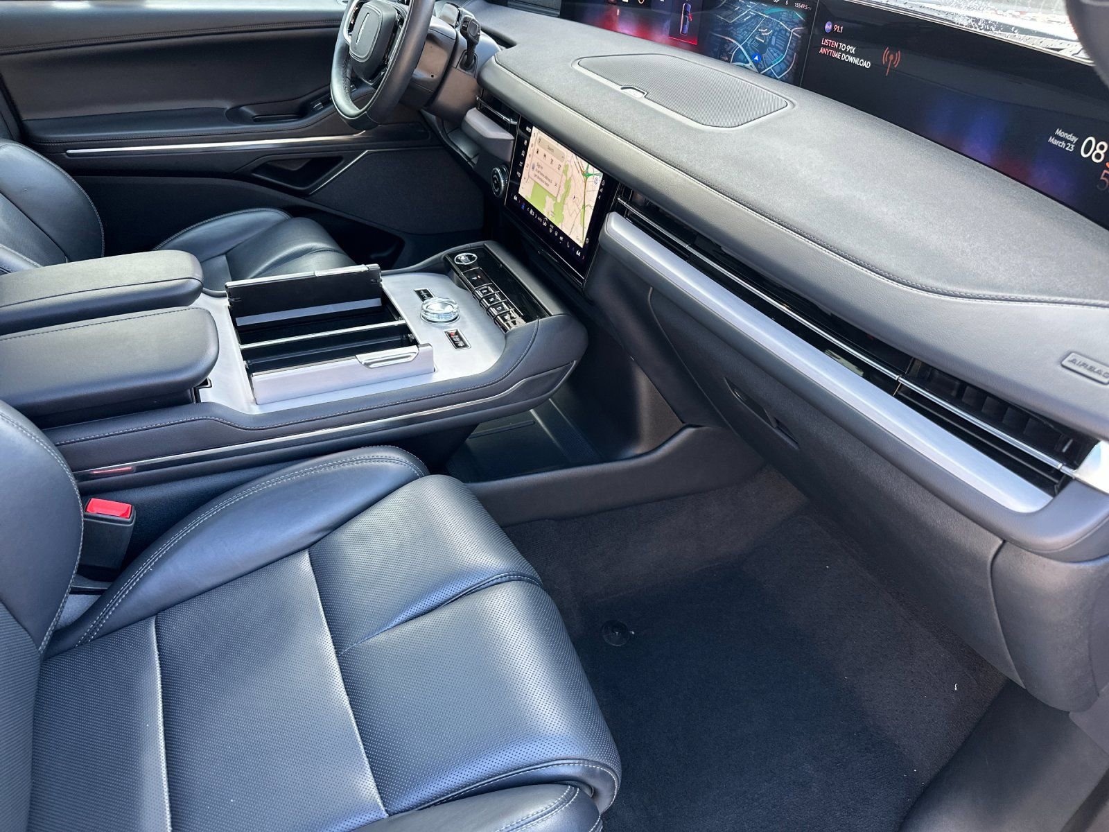 Used 2025 Lincoln Navigator Reserve w/ Jet Appearance Package image 19