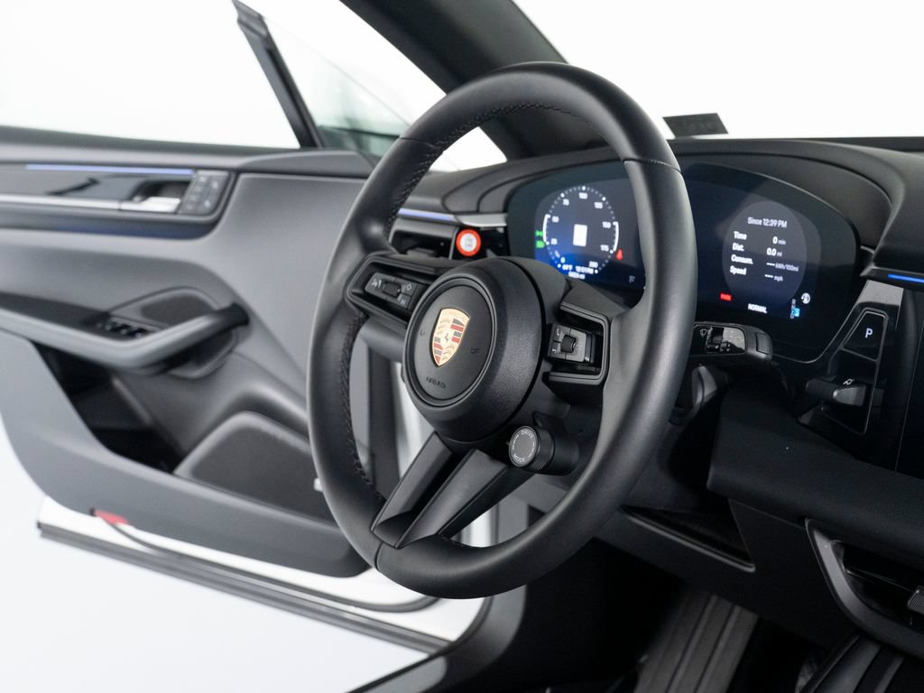 Certified 2025 Porsche Macan 4 Electric AWD/4WD image 35