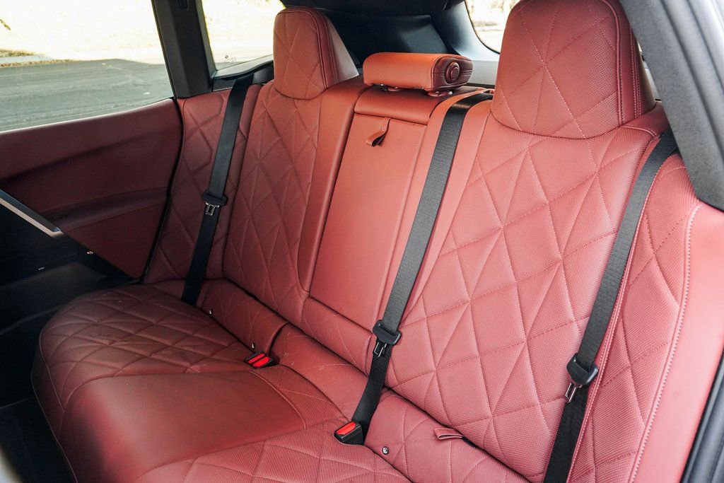 Used 2025 BMW iX xDrive50 w/ Premium Package image 16