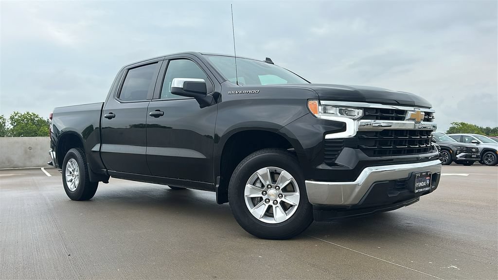 Used 2025 Chevrolet Silverado 1500 LT RWD image 5