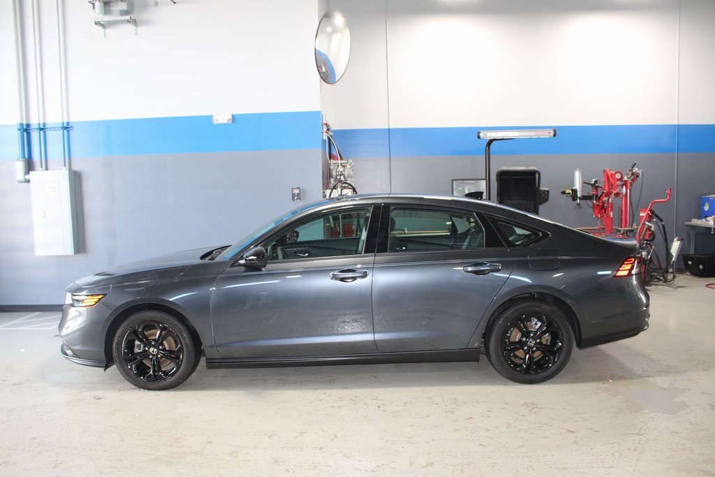 Used 2025 Honda Accord SE image 13
