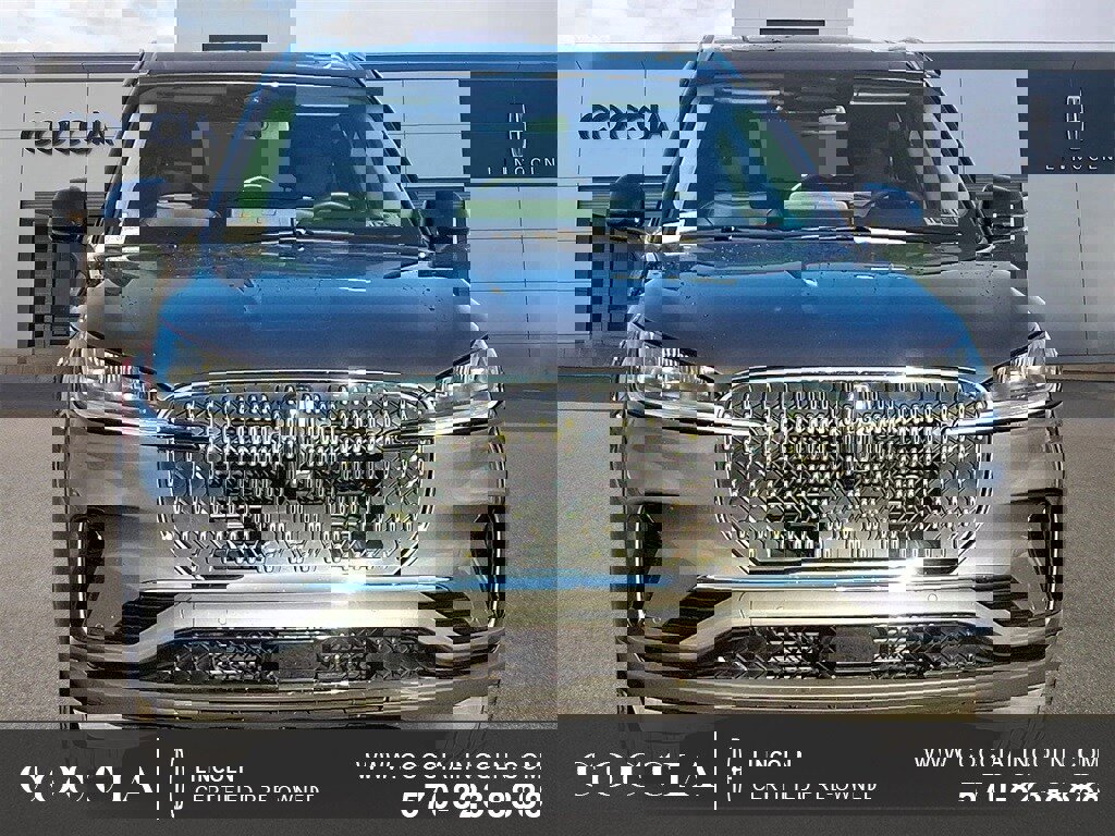 Certified 2025 Lincoln Aviator AWD image 2