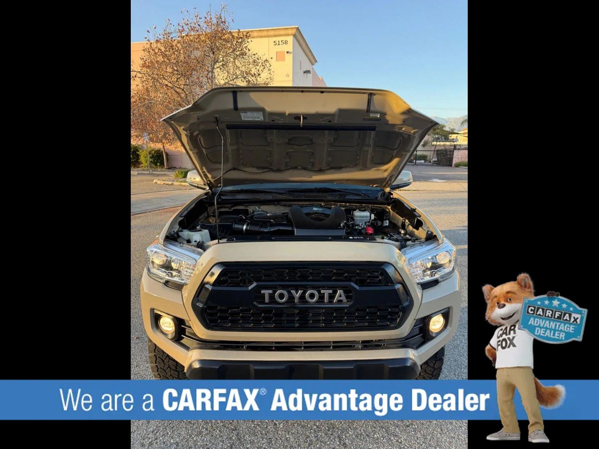 Used 2017 Toyota Tacoma TRD Off-Road w/ Premium & Technology Package image 27