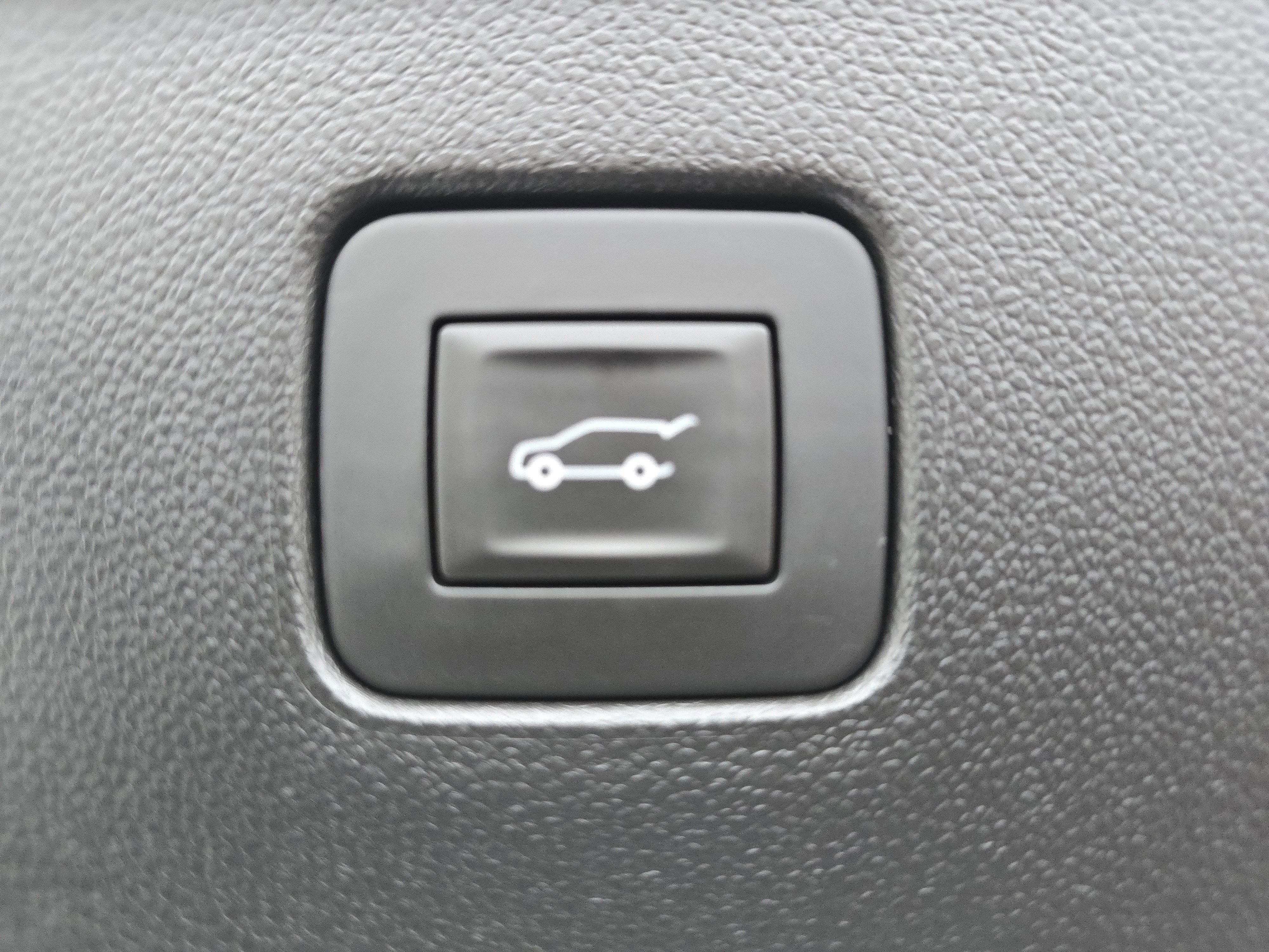 Used 2025 Buick Envista Preferred w/ Convenience II Package image 12