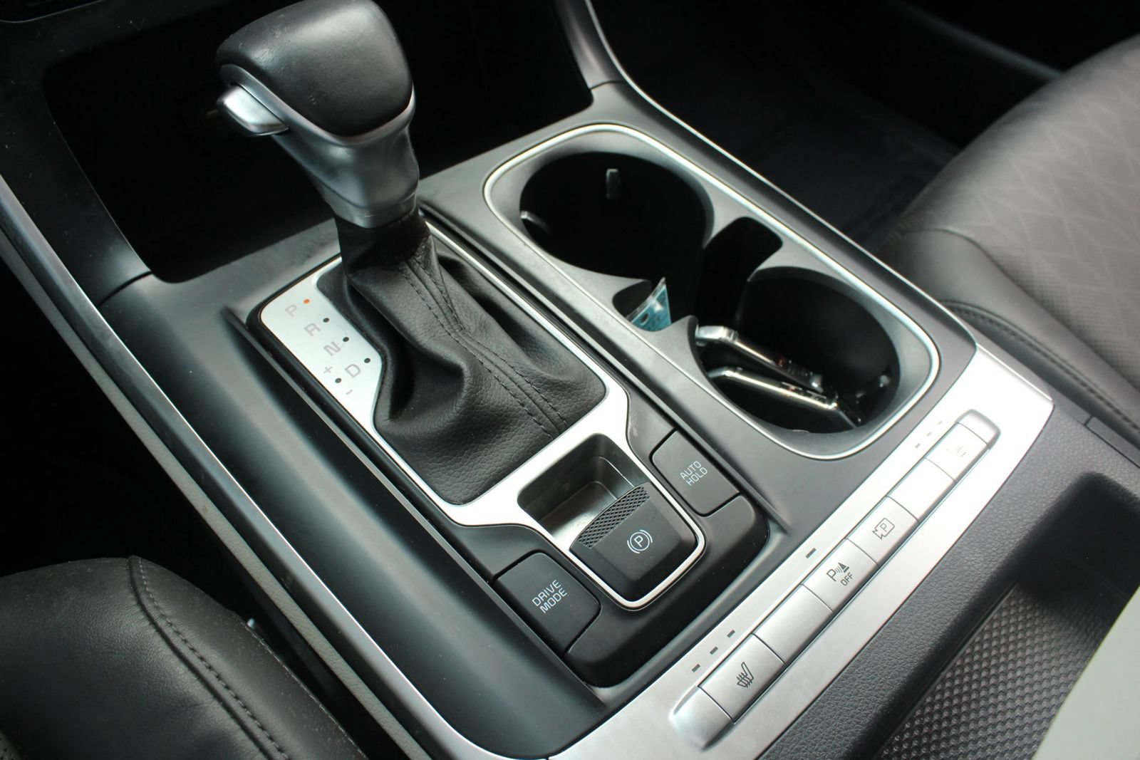 Used 2024 Kia Carnival LX FWD image 32