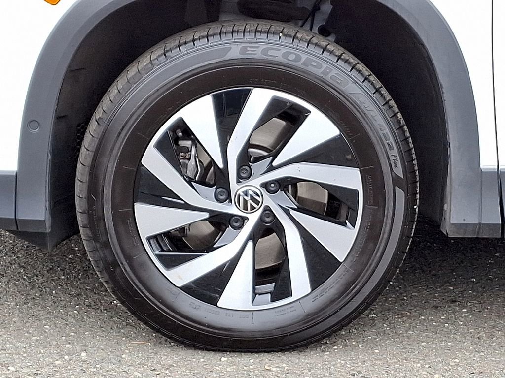 Used 2025 Volkswagen Tiguan S image 8
