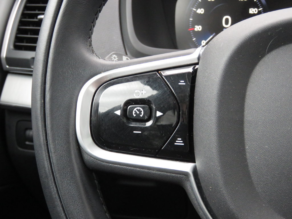 Used 2022 Volvo XC90 T5 Momentum AWD/4WD image 24