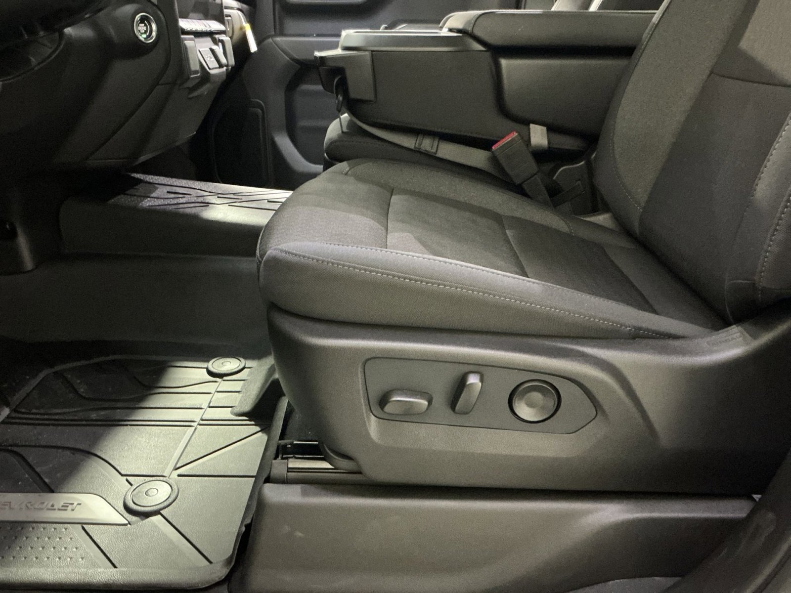 New 2026 Chevrolet Silverado 1500 Custom w/ Turbomax Blackout Package image 22