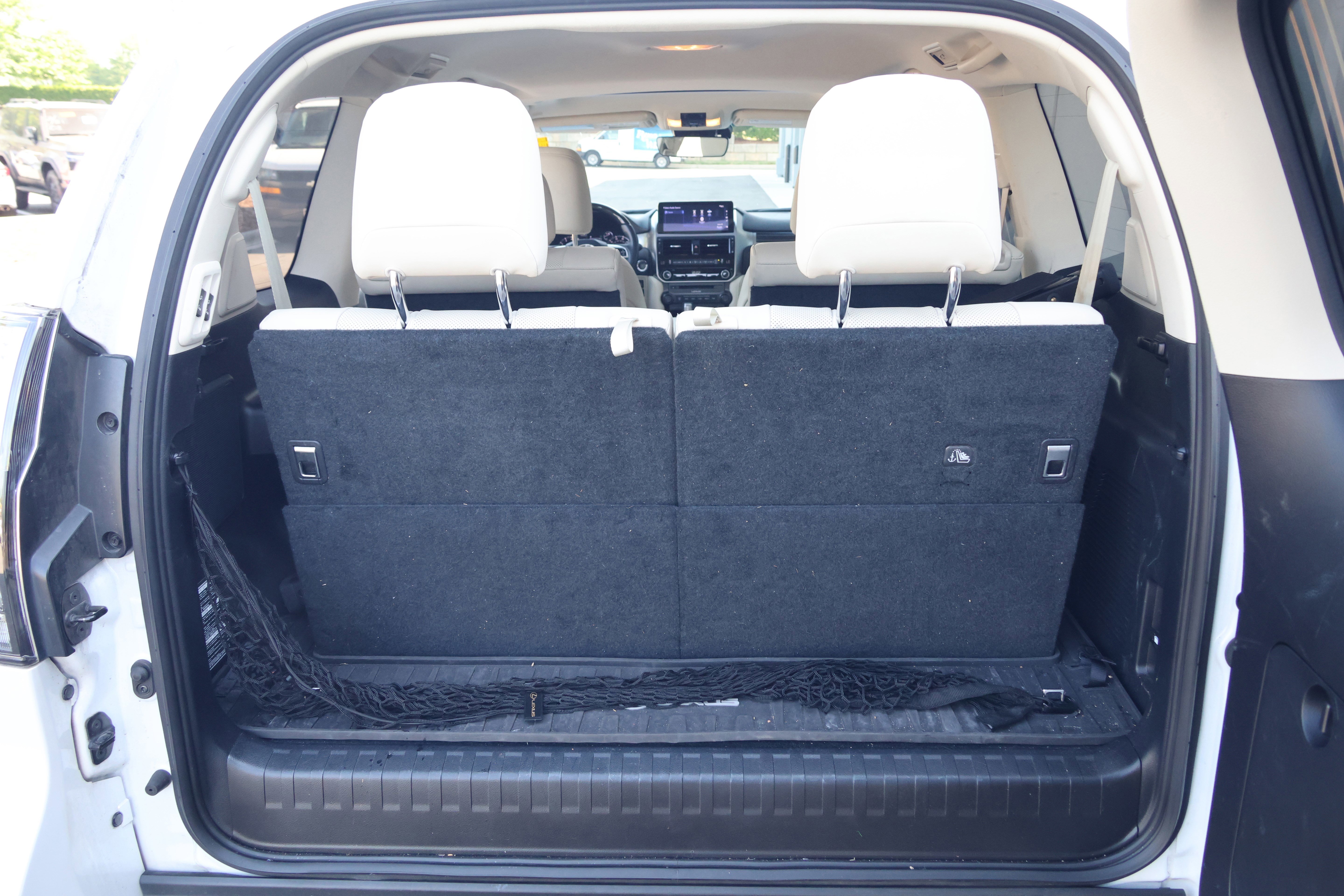 Used 2023 Lexus GX 460 Premium w/ Accessory Package AWD/4WD image 37
