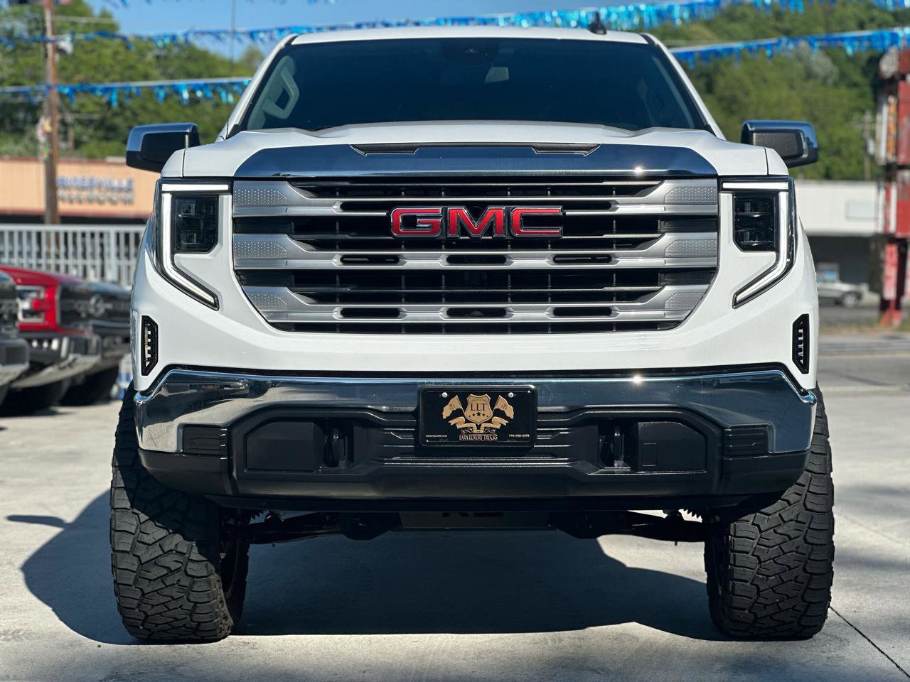 Used 2023 GMC Sierra 1500 SLE AWD/4WD image 2