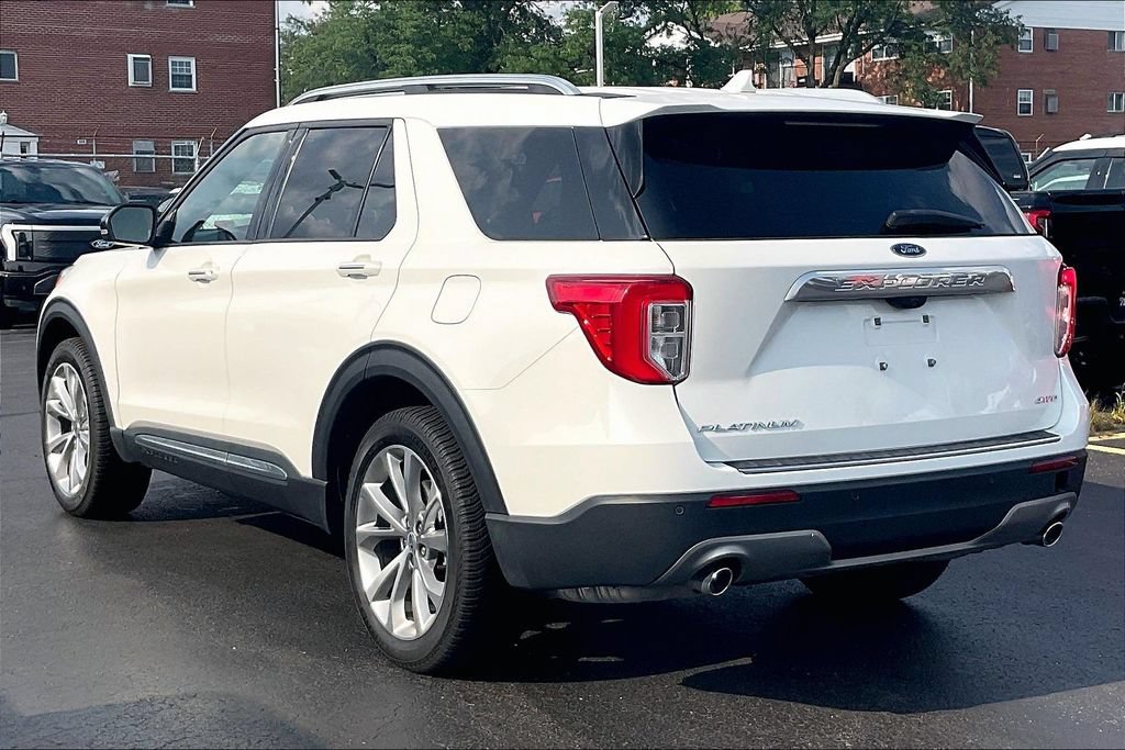 Certified 2023 Ford Explorer Platinum w/ Technology Package AWD/4WD image 10