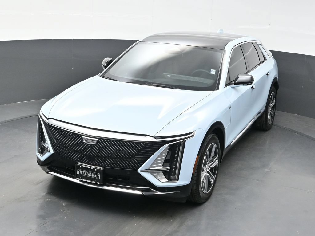 Certified 2024 Cadillac Lyriq Luxury AWD/4WD image 28