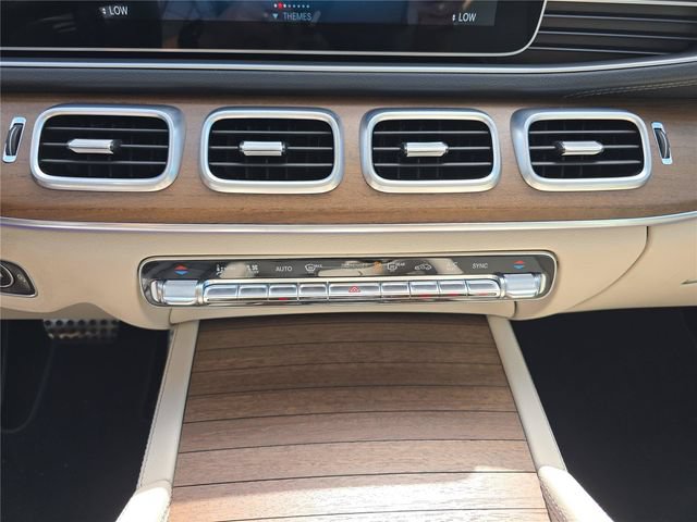 Used 2021 Mercedes-Benz GLS 580 4MATIC image 29