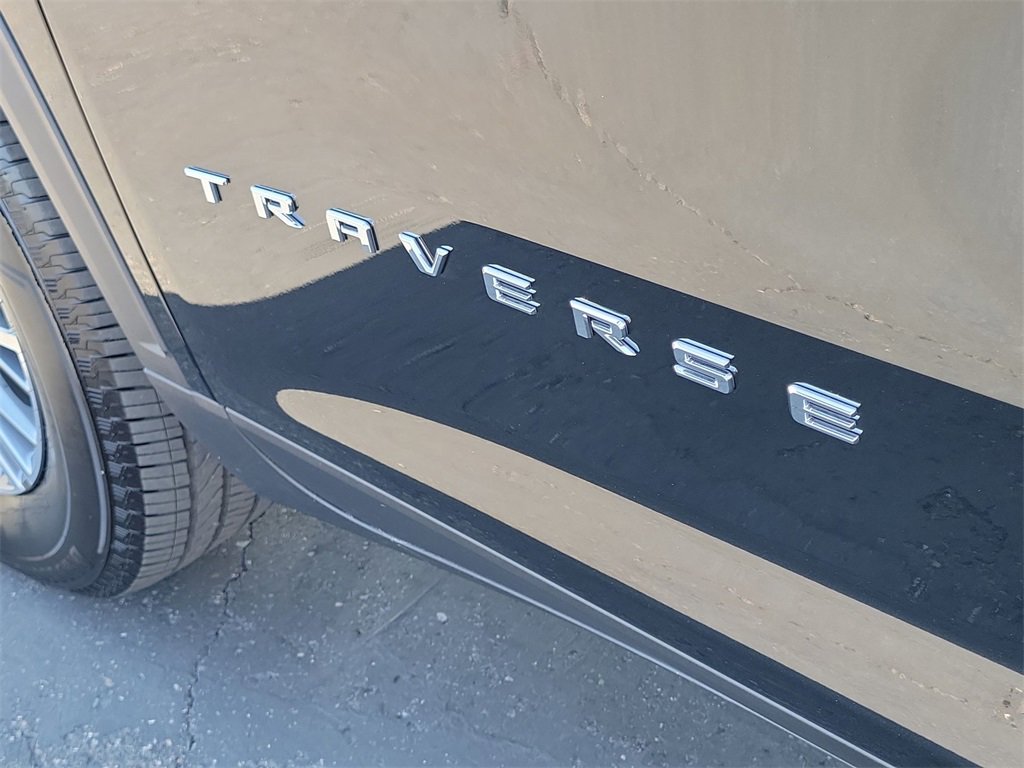 Used 2025 Chevrolet Traverse LT w/ Enhanced Driving Package image 31