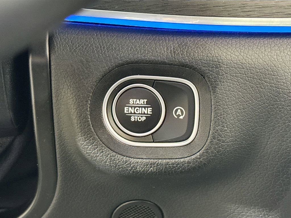 Used 2024 Mercedes-Benz GLS 450 4MATIC image 17
