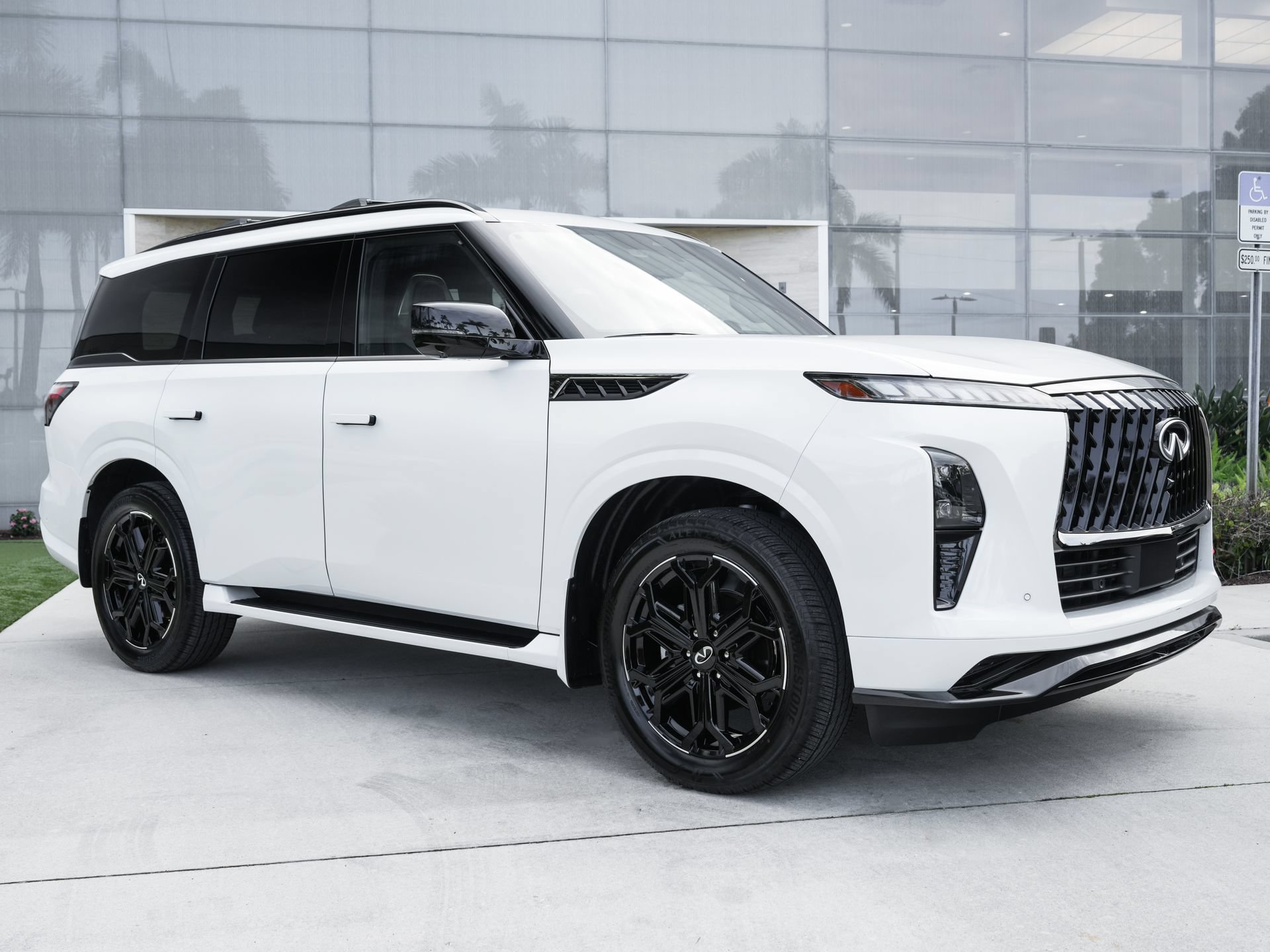 Certified 2026 INFINITI QX80 4WD w/ Sport Exterior Package image 2