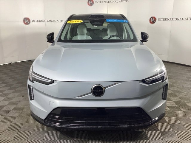 New 2025 Volvo EX90 Ultra image 2