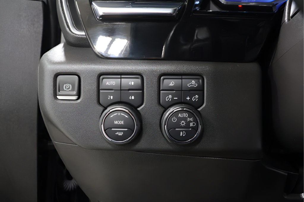 Used 2024 Chevrolet Silverado 1500 LT Trail Boss w/ LT Trail Boss Premium Package AWD/4WD image 19