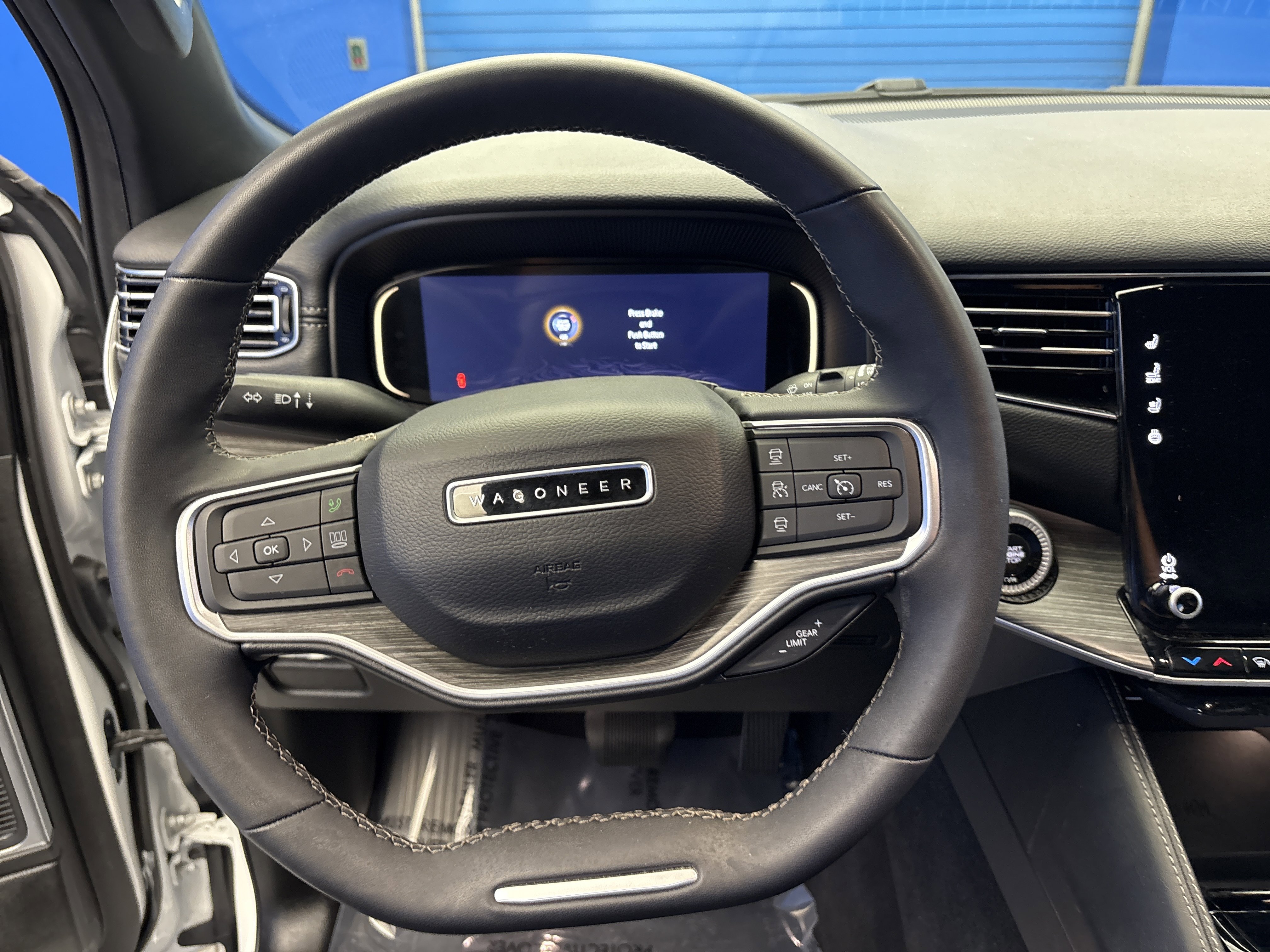 Used 2024 Jeep Wagoneer L Series II w/ Flexible Seating Group image 14