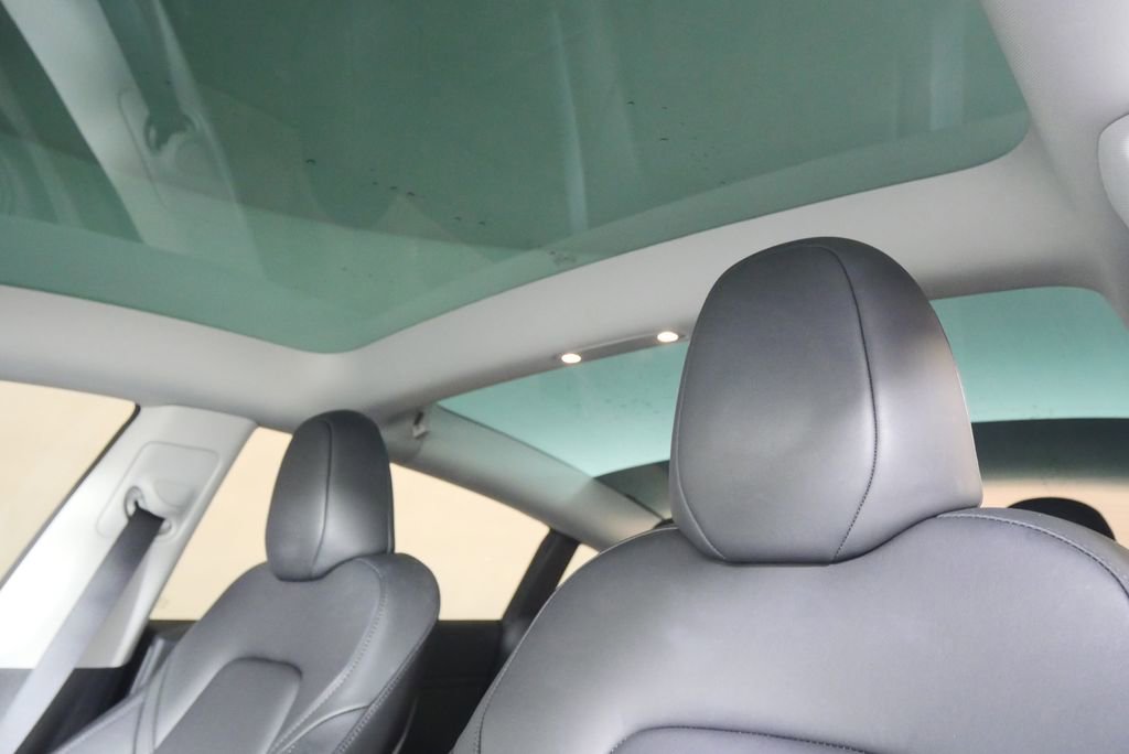 Used 2023 Tesla Model 3 Standard Range image 11