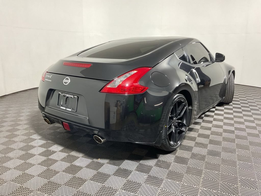 Used 2014 Nissan 370Z Coupe RWD image 14
