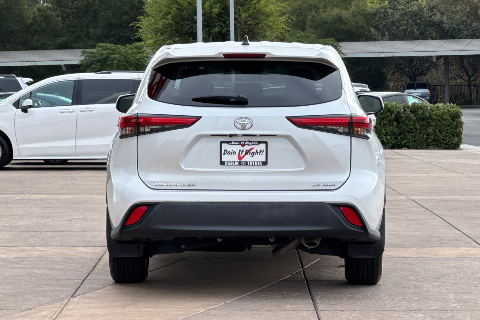 Certified 2023 Toyota Highlander LE AWD/4WD image 6